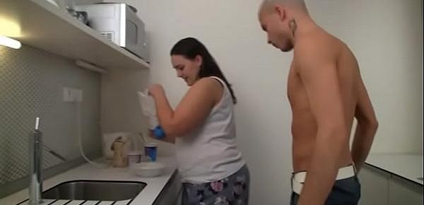  Hot sex with brunette fat girlfriend on the kitchen